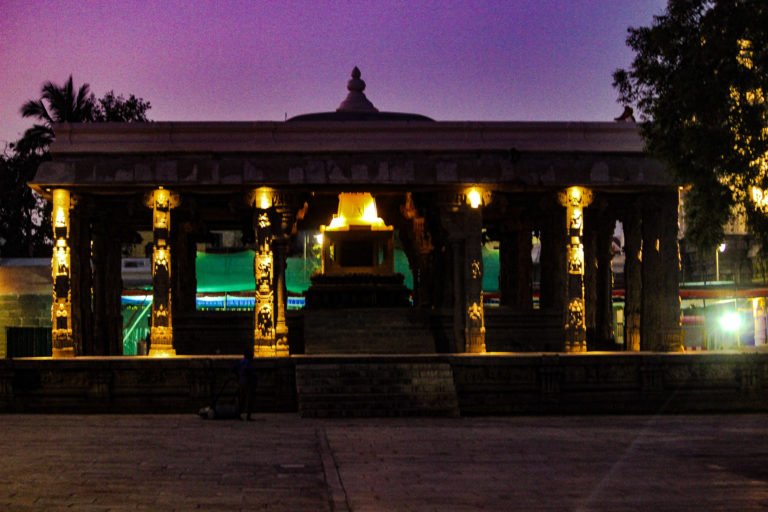 Kamakshi Ambal Temple - Utsava Mandapam